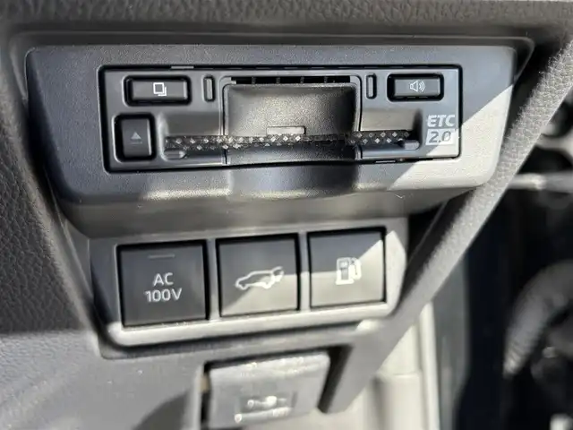 トヨタ プリウス Z 大分県 2023(令5)年 3.2万km アティチュードブラックマイカ ・純正ナビ(BT/Miracast/USB)/・全方位カメラ/・フルセグテレビ/・純正プレミアムスピーカー/・AC100V/・レーダークルーズコントロール/・プリクラッシュセーフティ/・ブラインドスポットモニター/・ETC2.0/・パワーシート/・シートメモリー/・デジタルインナーミラー/・ステアリングヒーター/・オートハイビーム/・パーキングアシスト/・ブレーキホールド/・電動リアゲート/・スマートキー/・純正アルミホイール