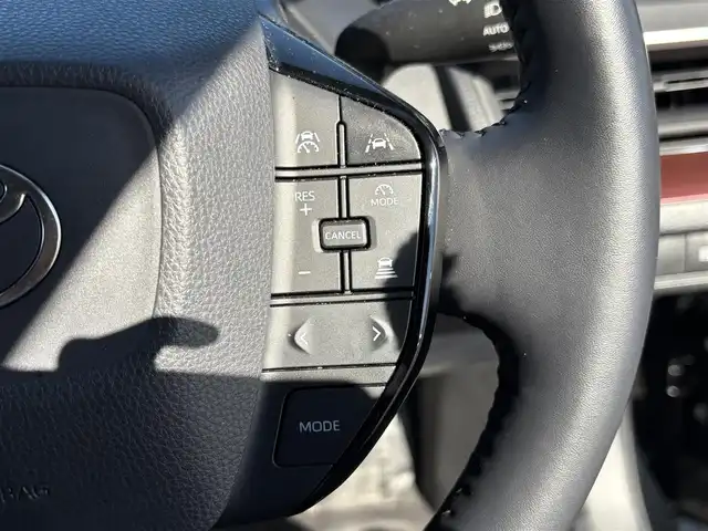 トヨタ プリウス Z 大分県 2023(令5)年 3.2万km アティチュードブラックマイカ ・純正ナビ(BT/Miracast/USB)/・全方位カメラ/・フルセグテレビ/・純正プレミアムスピーカー/・AC100V/・レーダークルーズコントロール/・プリクラッシュセーフティ/・ブラインドスポットモニター/・ETC2.0/・パワーシート/・シートメモリー/・デジタルインナーミラー/・ステアリングヒーター/・オートハイビーム/・パーキングアシスト/・ブレーキホールド/・電動リアゲート/・スマートキー/・純正アルミホイール