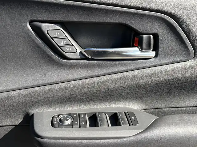 トヨタ プリウス Z 大分県 2023(令5)年 3.2万km アティチュードブラックマイカ ・純正ナビ(BT/Miracast/USB)/・全方位カメラ/・フルセグテレビ/・純正プレミアムスピーカー/・AC100V/・レーダークルーズコントロール/・プリクラッシュセーフティ/・ブラインドスポットモニター/・ETC2.0/・パワーシート/・シートメモリー/・デジタルインナーミラー/・ステアリングヒーター/・オートハイビーム/・パーキングアシスト/・ブレーキホールド/・電動リアゲート/・スマートキー/・純正アルミホイール