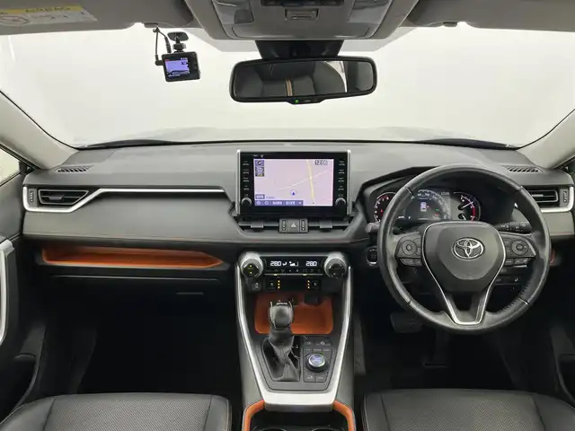 トヨタ ＲＡＶ４ アドベンチャー 富山県 2021(令3)年 4.8万km アティチュードブラックマイカ 純正9型ディスプレイオーディオ（AM/FM/BT/USB）/フルセグTV/バックカメラ/前後ドライブレコーダー/ETC/レザーシート/D席パワーシート/D/N席シートヒーター/D/N席シートベンチレーション/衝突被害軽減システム/レーダークルーズコントロール/レーンキープアシスト/横滑り防止装置/ダウンヒルアシストコントロール/純正アルミホイール/純正フロアマット/オートLEDライト/オートマチックハイビーム/フォグライト/ハンドルヒーター/オートホールド付電子パーキング
