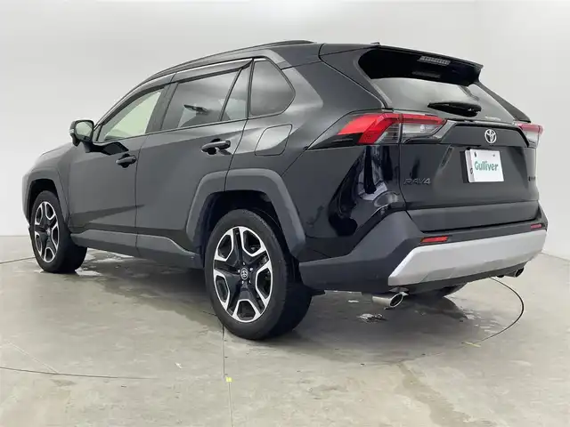 トヨタ ＲＡＶ４ アドベンチャー 富山県 2021(令3)年 4.8万km アティチュードブラックマイカ 純正9型ディスプレイオーディオ（AM/FM/BT/USB）/フルセグTV/バックカメラ/前後ドライブレコーダー/ETC/レザーシート/D席パワーシート/D/N席シートヒーター/D/N席シートベンチレーション/衝突被害軽減システム/レーダークルーズコントロール/レーンキープアシスト/横滑り防止装置/ダウンヒルアシストコントロール/純正アルミホイール/純正フロアマット/オートLEDライト/オートマチックハイビーム/フォグライト/ハンドルヒーター/オートホールド付電子パーキング