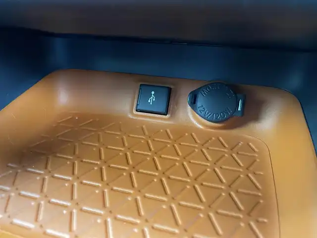 トヨタ ＲＡＶ４ アドベンチャー 富山県 2021(令3)年 4.8万km アティチュードブラックマイカ 純正9型ディスプレイオーディオ（AM/FM/BT/USB）/フルセグTV/バックカメラ/前後ドライブレコーダー/ETC/レザーシート/D席パワーシート/D/N席シートヒーター/D/N席シートベンチレーション/衝突被害軽減システム/レーダークルーズコントロール/レーンキープアシスト/横滑り防止装置/ダウンヒルアシストコントロール/純正アルミホイール/純正フロアマット/オートLEDライト/オートマチックハイビーム/フォグライト/ハンドルヒーター/オートホールド付電子パーキング