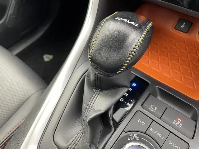 トヨタ ＲＡＶ４ アドベンチャー 富山県 2021(令3)年 4.8万km アティチュードブラックマイカ 純正9型ディスプレイオーディオ（AM/FM/BT/USB）/フルセグTV/バックカメラ/前後ドライブレコーダー/ETC/レザーシート/D席パワーシート/D/N席シートヒーター/D/N席シートベンチレーション/衝突被害軽減システム/レーダークルーズコントロール/レーンキープアシスト/横滑り防止装置/ダウンヒルアシストコントロール/純正アルミホイール/純正フロアマット/オートLEDライト/オートマチックハイビーム/フォグライト/ハンドルヒーター/オートホールド付電子パーキング