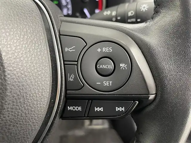 トヨタ ＲＡＶ４ アドベンチャー 富山県 2021(令3)年 4.8万km アティチュードブラックマイカ 純正9型ディスプレイオーディオ（AM/FM/BT/USB）/フルセグTV/バックカメラ/前後ドライブレコーダー/ETC/レザーシート/D席パワーシート/D/N席シートヒーター/D/N席シートベンチレーション/衝突被害軽減システム/レーダークルーズコントロール/レーンキープアシスト/横滑り防止装置/ダウンヒルアシストコントロール/純正アルミホイール/純正フロアマット/オートLEDライト/オートマチックハイビーム/フォグライト/ハンドルヒーター/オートホールド付電子パーキング