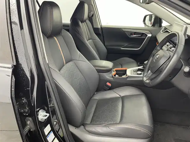 トヨタ ＲＡＶ４ アドベンチャー 富山県 2021(令3)年 4.8万km アティチュードブラックマイカ 純正9型ディスプレイオーディオ（AM/FM/BT/USB）/フルセグTV/バックカメラ/前後ドライブレコーダー/ETC/レザーシート/D席パワーシート/D/N席シートヒーター/D/N席シートベンチレーション/衝突被害軽減システム/レーダークルーズコントロール/レーンキープアシスト/横滑り防止装置/ダウンヒルアシストコントロール/純正アルミホイール/純正フロアマット/オートLEDライト/オートマチックハイビーム/フォグライト/ハンドルヒーター/オートホールド付電子パーキング