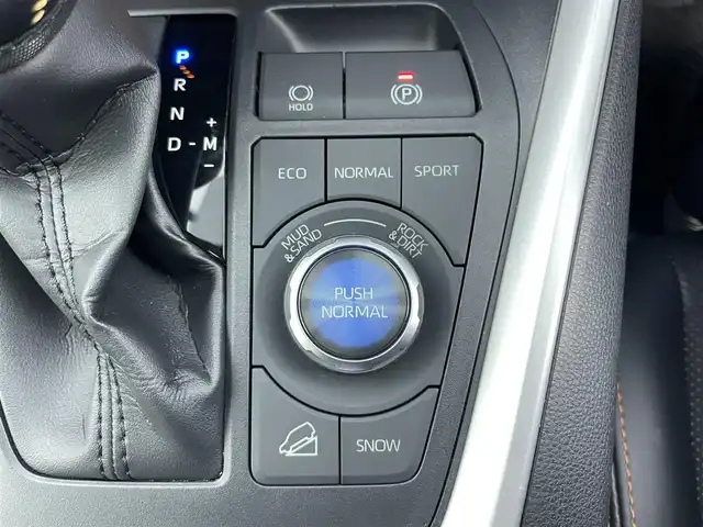 トヨタ ＲＡＶ４ アドベンチャー 富山県 2021(令3)年 4.8万km アティチュードブラックマイカ 純正9型ディスプレイオーディオ（AM/FM/BT/USB）/フルセグTV/バックカメラ/前後ドライブレコーダー/ETC/レザーシート/D席パワーシート/D/N席シートヒーター/D/N席シートベンチレーション/衝突被害軽減システム/レーダークルーズコントロール/レーンキープアシスト/横滑り防止装置/ダウンヒルアシストコントロール/純正アルミホイール/純正フロアマット/オートLEDライト/オートマチックハイビーム/フォグライト/ハンドルヒーター/オートホールド付電子パーキング