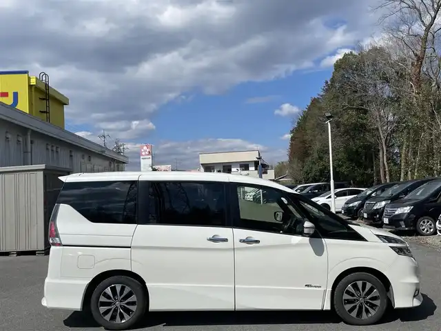 日産 セレナ ハイウェイスター 栃木県 2017(平29)年 13.2万km ブリリアントホワイトパール (株)IDOMが運営する【じしゃロン宇都宮店】の自社ローン対象車両になります。こちらは現金またはオートローンご利用時の価格です。自社ローンご希望の方は別途その旨お申付け下さい/純正ナビ（CD・DVD・BT接続可）/フルセグテレビ/フリップダウンモニター/ETC/バックカメラ/両側パワースライドドア/エマージェンシーブレーキ/クルーズコントロール