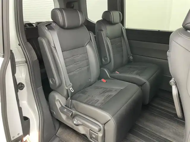ホンダ ステップワゴン スパーダ eHEV プレミアムライン 岡山県 2023(令5)年 0.8万km プラチナホワイトパール 無限フルエアロ（F/S/RF)/無限18インチAW/無限フロントグリル/無限ドアミラーカバー/純正１１．４インチナビ/（Bluetooth/CD/DVD/フルセグTV）/ハーフレザー/衝突軽減ブレーキ/レーダークルーズコントロール/アラウンドビューモニター/ビルトインＥＴＣ２．０/ＬＥＤヘッドライト/オートハイビーム/フォグランプ/シートヒーター/ブラインドスポットモニター/純正ドライブレコーダー（前後）/パドルシフト/USB接続/フロアマット/両側パワースライドドア