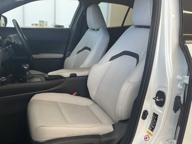 レクサス ＵＸ 250h バージョンC 岐阜県 2019(令1)年 3.8万km ソニッククォーツ プリクラッシュセーフティ/車線逸脱警報/オートマチックハイビーム/レーダークルーズコントロール/純正ナビ /フルセグTV/Bluetooth/純正ドライブレコーダー/ミラー型ドラレコ/DVD/ステアリングヒーター/前席シートヒーター/前席パワーシート/シートメモリー/保証書/取扱説明書/スペアキー/カードキー