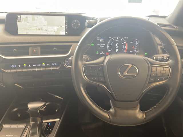 レクサス ＵＸ 250h バージョンC 岐阜県 2019(令1)年 3.8万km ソニッククォーツ プリクラッシュセーフティ/車線逸脱警報/オートマチックハイビーム/レーダークルーズコントロール/純正ナビ /フルセグTV/Bluetooth/純正ドライブレコーダー/ミラー型ドラレコ/DVD/ステアリングヒーター/前席シートヒーター/前席パワーシート/シートメモリー/保証書/取扱説明書/スペアキー/カードキー