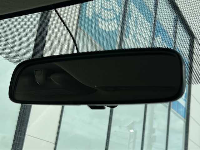 トヨタ アクア G 山形県 2014(平26)年 13.6万km ライムホワイトパールクリスタルシャイン 社外SDナビ/（BT/AM/FM/CD/DVD/SD/フルセグTV）/ハイブリッド/横滑り防止装置/バックカメラ/ETC/社外AW/社外フロアマット/ステアリングスイッチ/ドアバイザー/電動格納ウインカーミラー/スマートキー/エンジンスタートボタン/取扱説明書/保証書/ドアバイザー