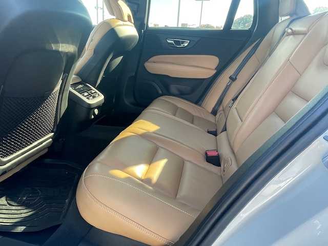 ボルボ Ｖ６０ B5 インスクリプション 愛知県 2022(令4)年 3.3万km パール ハーマンカードンサウンド/タンレザーシート/エアシート/シートヒーター/レーダークルーズ/純正ナビ/バックカメラ