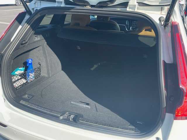 ボルボ Ｖ６０ B5 インスクリプション 愛知県 2022(令4)年 3.3万km パール ハーマンカードンサウンド/タンレザーシート/エアシート/シートヒーター/レーダークルーズ/純正ナビ/バックカメラ