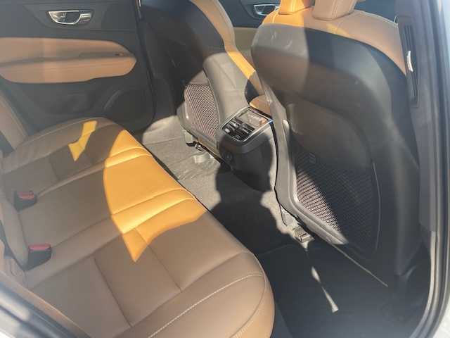 ボルボ Ｖ６０ B5 インスクリプション 愛知県 2022(令4)年 3.3万km パール ハーマンカードンサウンド/タンレザーシート/エアシート/シートヒーター/レーダークルーズ/純正ナビ/バックカメラ