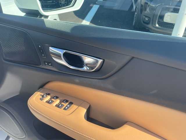 ボルボ Ｖ６０ B5 インスクリプション 愛知県 2022(令4)年 3.3万km パール ハーマンカードンサウンド/タンレザーシート/エアシート/シートヒーター/レーダークルーズ/純正ナビ/バックカメラ