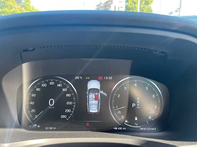 ボルボ Ｖ６０ B5 インスクリプション 愛知県 2022(令4)年 3.3万km パール ハーマンカードンサウンド/タンレザーシート/エアシート/シートヒーター/レーダークルーズ/純正ナビ/バックカメラ