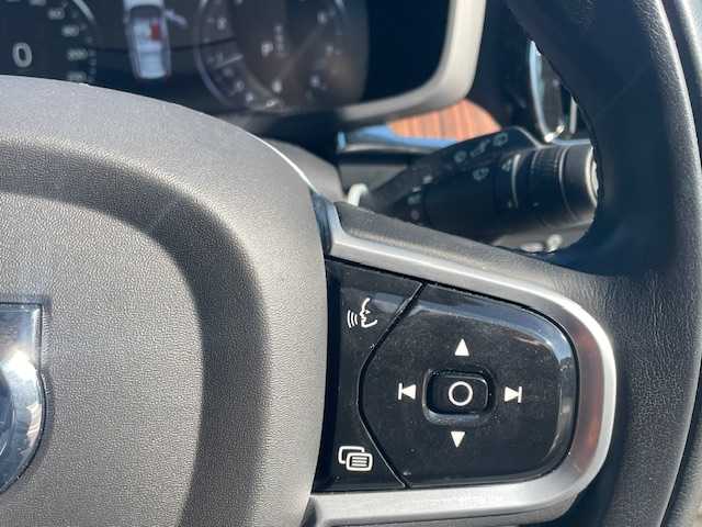 ボルボ Ｖ６０ B5 インスクリプション 愛知県 2022(令4)年 3.3万km パール ハーマンカードンサウンド/タンレザーシート/エアシート/シートヒーター/レーダークルーズ/純正ナビ/バックカメラ