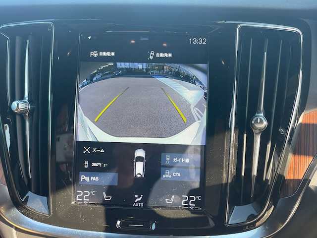 ボルボ Ｖ６０ B5 インスクリプション 愛知県 2022(令4)年 3.3万km パール ハーマンカードンサウンド/タンレザーシート/エアシート/シートヒーター/レーダークルーズ/純正ナビ/バックカメラ