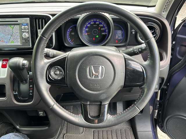 ホンダ Ｎ ＯＮＥ プレミアム Lパッケージ 東京都 2013(平25)年 5.3万km プレミアムブルームーンパール 純正ナビ/SD/CD/USB/バックカメラ　ETC/スマートキー/プッシュスタート/純正ＡＷ/純正フロアマット/ドライブレコーダー【前後】/キセノンライト/横滑り防止装置/取扱説明書/保証書