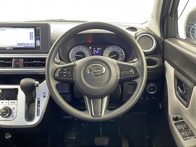 ダイハツ キャスト アクティバ X SAⅡ 栃木県 2017(平29)年 6.8万km パールホワイトⅢ スマートアシストII/・衝突回避支援ブレーキ/・車線逸脱警報/・誤発進抑制制御/・先行車発進お知らせ/・衝突警報/純正ナビ/CD/AM/FM/DVD/フルセグTV/Bluetooth/純正フロアマット/純正ドアバイザー/オートライト/ライトレベライザー/スマートキー/プッシュスタート/ドラレコ