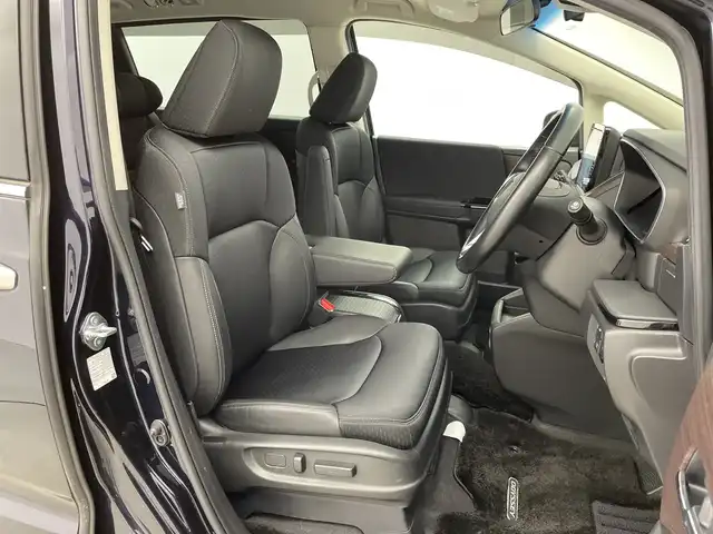 ホンダ オデッセイ ハイブリッド e:HEVアブソルート EX 新潟県 2021(令3)年 6.1万km プレミアムヴィーナスブラックP メーカー純正ナビ/(CD.DVD.SD.フルセグ.Bluetooth)/全方位カメラ/ホンダセンシング/レーダークルーズコントロール/レーンキープアシスト/ブラインドスポットモニター/LEDオートライト/両側パワースライドドア/前後ドライブレコーダー/ハーフレザーシート/前席シートヒーター/ビルトインETC2.0/プッシュスタート/スマートキー/純正フロアマット