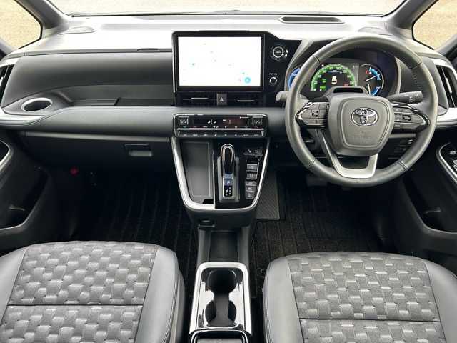 トヨタ ヴォクシー ハイブリッド S－Z 千葉県 2024(令6)年 2.2万km スパークリングブラックパールクリスタルシャイン 純正10.5インチディスプレイオーディオナビ/フルセグTV/HDMI/Bluetooth/ETC2.0/モデリスタエアロパーツセット/モデリスタシグニチャーイルミグリル/モデリスタイルミルーフスポイラー/パノラミックビューモニター/両側パワースライドドア/パワーバックドア/純正フリップダウンモニター/ヘッドアップディスプレイ/前後ドライブレコーダー/前後コーナーセンサー/1列目・2列目シートヒーター/2列目オットマン/ハーフレザーシート/デジタルインナーミラー/ブラインドスポットモニター/プリクラッシュセーフティ/レーンディパーチャーアラート/ロードサインアシスト/緊急時操舵支援/フロントクロストラフィックアラート/レーンチェンジアシスト/安心降車アシスト/オートハイビーム/ウィンカーミラー/プッシュスタート/スマートキー/スペアキー1本/ドアバイザー/リアサンシェード/ステアリングスイッチ/LEDヘッドライト/モデリスタ18インチアルミホイール/純正フロアマット/保証書/取扱説明書