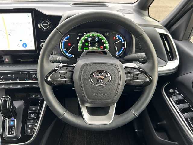 トヨタ ヴォクシー ハイブリッド S－Z 千葉県 2024(令6)年 2.2万km スパークリングブラックパールクリスタルシャイン 純正10.5インチディスプレイオーディオナビ/フルセグTV/HDMI/Bluetooth/ETC2.0/モデリスタエアロパーツセット/モデリスタシグニチャーイルミグリル/モデリスタイルミルーフスポイラー/パノラミックビューモニター/両側パワースライドドア/パワーバックドア/純正フリップダウンモニター/ヘッドアップディスプレイ/前後ドライブレコーダー/前後コーナーセンサー/1列目・2列目シートヒーター/2列目オットマン/ハーフレザーシート/デジタルインナーミラー/ブラインドスポットモニター/プリクラッシュセーフティ/レーンディパーチャーアラート/ロードサインアシスト/緊急時操舵支援/フロントクロストラフィックアラート/レーンチェンジアシスト/安心降車アシスト/オートハイビーム/ウィンカーミラー/プッシュスタート/スマートキー/スペアキー1本/ドアバイザー/リアサンシェード/ステアリングスイッチ/LEDヘッドライト/モデリスタ18インチアルミホイール/純正フロアマット/保証書/取扱説明書