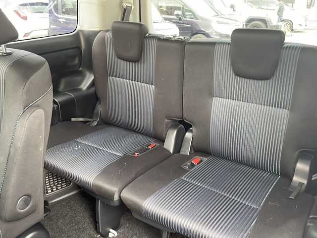 トヨタ ヴォクシー ZS 神奈川県 2014(平26)年 10万km ホワイトパールクリスタルシャイン 純正ナビ/（CD/DVD/AM/FM/SD/USB/AUX/BT/フルセグTV)/バックカメラ/前方ドライブレコーダー/ETC/左側パワースライドドア/右側スライドドア/プッシュスタート/横滑り防止装置/盗難防止装置/ブレーキアシスト/トラクションコントロール/ABS/アイドリングストップ/純正フロアマット/純正アルミホイール/スペアキー×１/保証書/取扱説明書