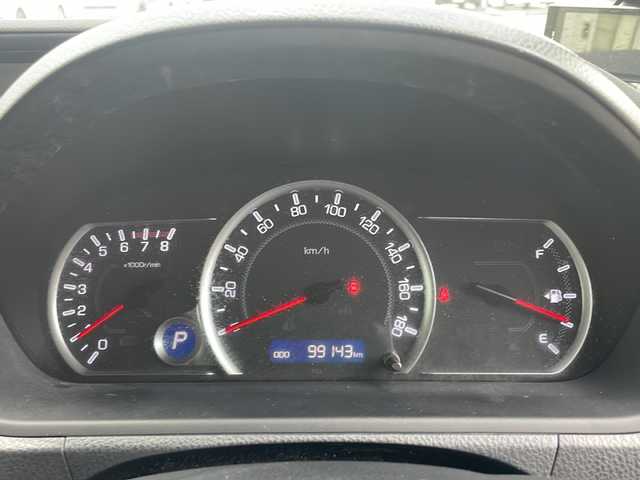 トヨタ ヴォクシー ZS 神奈川県 2014(平26)年 10万km ホワイトパールクリスタルシャイン 純正ナビ/（CD/DVD/AM/FM/SD/USB/AUX/BT/フルセグTV)/バックカメラ/前方ドライブレコーダー/ETC/左側パワースライドドア/右側スライドドア/プッシュスタート/横滑り防止装置/盗難防止装置/ブレーキアシスト/トラクションコントロール/ABS/アイドリングストップ/純正フロアマット/純正アルミホイール/スペアキー×１/保証書/取扱説明書