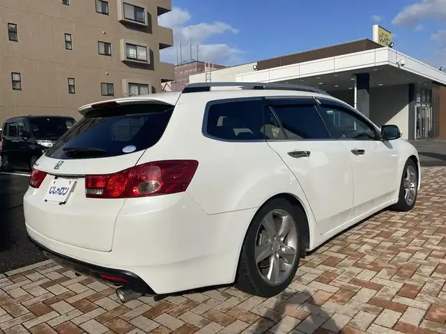 ホンダ アコード ツアラー 20TL インターナビパッケージ 新潟県 2012(平24)年 7.8万km ホワイトオーキッドパール (株)IDOMが運営する【じしゃロン新潟店】の自社ローン専用車両になります。/こちらは現金またはオートローンご利用時の価格です。自社ローンご希望の方は別途その旨お申付け下さい/スマートキー/スペアキー１本付/クルーズコントロール/純正ナビ/ワンセグテレビ（走行時視聴不可）/CD、DVD、AM、FM視聴可能/バックカメラ/ETC/純正フロアマット/純正AW/本革巻きステアリング/ウインカーミラー/キセノンヘッドランプ