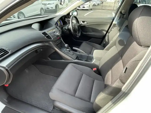 ホンダ アコード ツアラー 20TL インターナビパッケージ 新潟県 2012(平24)年 7.8万km ホワイトオーキッドパール (株)IDOMが運営する【じしゃロン新潟店】の自社ローン専用車両になります。/こちらは現金またはオートローンご利用時の価格です。自社ローンご希望の方は別途その旨お申付け下さい/スマートキー/スペアキー１本付/クルーズコントロール/純正ナビ/ワンセグテレビ（走行時視聴不可）/CD、DVD、AM、FM視聴可能/バックカメラ/ETC/純正フロアマット/純正AW/本革巻きステアリング/ウインカーミラー/キセノンヘッドランプ