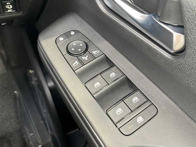 日産 セレナ e－パワー ハイウェイスター V 静岡県 2025(令7)年 0.1千km プリズムホワイト 純正ナビ/・AM/FM/・フルセグTV/・Bluetooth/・USB/・HDMI/主要装備/・アラウンドビューモニター/・デジタルインナーミラー/・ＥＴＣ２．０/・後席エアコン/・プロパイロット/・サイドカーテンエアバッグ/・両側パワスラ/・ワイヤレス充電/・オートハイビーム/・オートホールド/・ブラインドスポットモニター/・クリアランスソナー