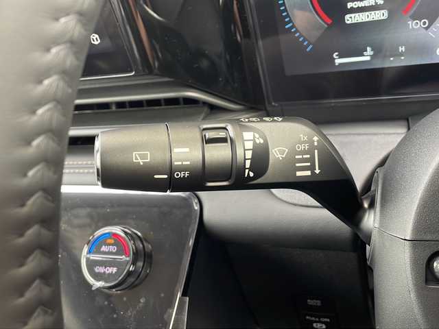 日産 セレナ e－パワー ハイウェイスター V 静岡県 2025(令7)年 0.1千km プリズムホワイト 純正ナビ/・AM/FM/・フルセグTV/・Bluetooth/・USB/・HDMI/主要装備/・アラウンドビューモニター/・デジタルインナーミラー/・ＥＴＣ２．０/・後席エアコン/・プロパイロット/・サイドカーテンエアバッグ/・両側パワスラ/・ワイヤレス充電/・オートハイビーム/・オートホールド/・ブラインドスポットモニター/・クリアランスソナー