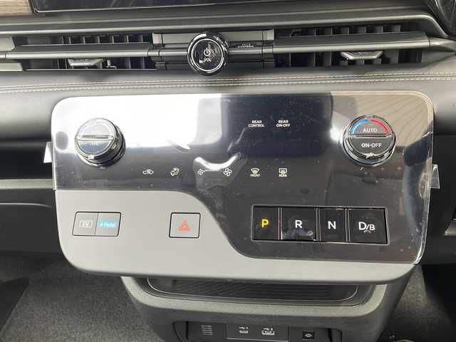 日産 セレナ e－パワー ハイウェイスター V 静岡県 2025(令7)年 0.1千km プリズムホワイト 純正ナビ/・AM/FM/・フルセグTV/・Bluetooth/・USB/・HDMI/主要装備/・アラウンドビューモニター/・デジタルインナーミラー/・ＥＴＣ２．０/・後席エアコン/・プロパイロット/・サイドカーテンエアバッグ/・両側パワスラ/・ワイヤレス充電/・オートハイビーム/・オートホールド/・ブラインドスポットモニター/・クリアランスソナー