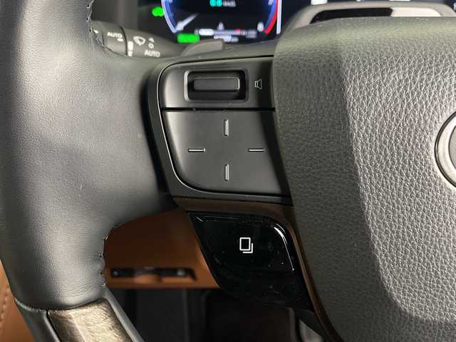 トヨタ ヴェルファイア ハイブリット エグゼクティブ ラウンジ 埼玉県 2023(令5)年 1.7万km プラチナホワイトパールマイカ 純正フリップダウンモニター/JBLプレミアムサウンド/左右独立ムーンルーフ/純正ナビ/(Bluetooth/HDMI/USB/AM/FM)/地デジフルセグ/CD/DVDキッド/全方位カメラ/前後ドライブレコーダー/ETC2.0/アダプティブクルーズコントロール/衝突軽減ブレーキ/ブラインドスポットモニター/車線逸脱警報/クリアランスソナー/オートマチックハイビーム/シートメモリー/シートヒーター・ベンチレーション/置くだけ充電/デジタルインナーミラー/パドルシフト/電子パーキングシステム/ブレーキホールド/電動格納ミラー/ウィンカーミラー/フロントフォグランプ/プッシュスタート/ステアリングリモコン/純正フロアマット/ドアバイザー/純正19インチアルミホイール