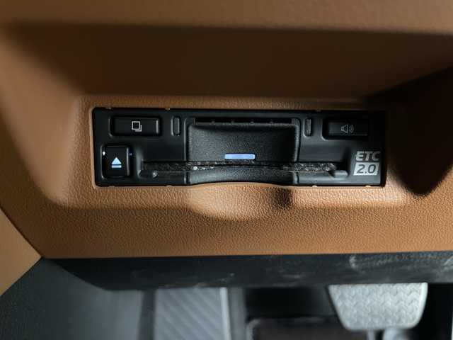 トヨタ ヴェルファイア ハイブリット エグゼクティブ ラウンジ 埼玉県 2023(令5)年 1.7万km プラチナホワイトパールマイカ 純正フリップダウンモニター/JBLプレミアムサウンド/左右独立ムーンルーフ/純正ナビ/(Bluetooth/HDMI/USB/AM/FM)/地デジフルセグ/CD/DVDキッド/全方位カメラ/前後ドライブレコーダー/ETC2.0/アダプティブクルーズコントロール/衝突軽減ブレーキ/ブラインドスポットモニター/車線逸脱警報/クリアランスソナー/オートマチックハイビーム/シートメモリー/シートヒーター・ベンチレーション/置くだけ充電/デジタルインナーミラー/パドルシフト/電子パーキングシステム/ブレーキホールド/電動格納ミラー/ウィンカーミラー/フロントフォグランプ/プッシュスタート/ステアリングリモコン/純正フロアマット/ドアバイザー/純正19インチアルミホイール