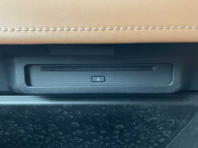 トヨタ ヴェルファイア ハイブリット エグゼクティブ ラウンジ 埼玉県 2023(令5)年 1.7万km プラチナホワイトパールマイカ 純正フリップダウンモニター/JBLプレミアムサウンド/左右独立ムーンルーフ/純正ナビ/(Bluetooth/HDMI/USB/AM/FM)/地デジフルセグ/CD/DVDキッド/全方位カメラ/前後ドライブレコーダー/ETC2.0/アダプティブクルーズコントロール/衝突軽減ブレーキ/ブラインドスポットモニター/車線逸脱警報/クリアランスソナー/オートマチックハイビーム/シートメモリー/シートヒーター・ベンチレーション/置くだけ充電/デジタルインナーミラー/パドルシフト/電子パーキングシステム/ブレーキホールド/電動格納ミラー/ウィンカーミラー/フロントフォグランプ/プッシュスタート/ステアリングリモコン/純正フロアマット/ドアバイザー/純正19インチアルミホイール