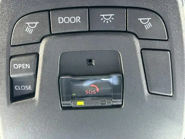 トヨタ クラウン スポーツ Z 長崎県 2024(令6)年 1.5万km ゴールドⅡ ワンオーナー/純正ディスプレイオーディオ（AM/FM/BT/フルセグTV/ミラキャスト)/プッシュスタート/ハンドルヒーター/ブレーキホールド/Cタイプ電源（フロント×２　リア×２）/ガラスルーフ/ビルトインETC2.0/ステアリングスイッチ/レザーシート/シートヒーター（D/N)/エアシート（D/N)/スマートフォン非接触充電/パワーバックドア/デジタルインナーミラー/パーキングアシスト/レーンキープアシスト/クルーズコントロール（追従あり）/オートライト/オートハイビーム/AC100V/パワーシート（D/N・メモリー）/電子サイドブレーキ