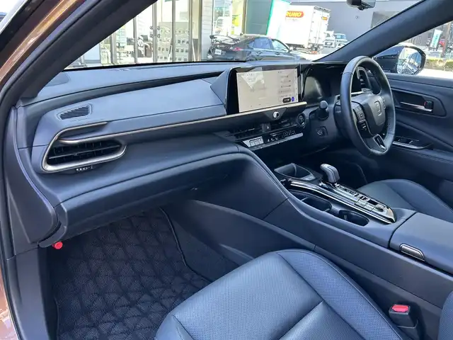 トヨタ クラウン スポーツ Z 長崎県 2024(令6)年 1.5万km ゴールドⅡ ワンオーナー/純正ディスプレイオーディオ（AM/FM/BT/フルセグTV/ミラキャスト)/プッシュスタート/ハンドルヒーター/ブレーキホールド/Cタイプ電源（フロント×２　リア×２）/ガラスルーフ/ビルトインETC2.0/ステアリングスイッチ/レザーシート/シートヒーター（D/N)/エアシート（D/N)/スマートフォン非接触充電/パワーバックドア/デジタルインナーミラー/パーキングアシスト/レーンキープアシスト/クルーズコントロール（追従あり）/オートライト/オートハイビーム/AC100V/パワーシート（D/N・メモリー）/電子サイドブレーキ