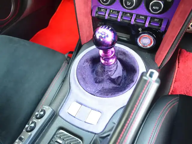 トヨタ ８６ GT リミテッド 神奈川県 2012(平24)年 5.7万km ライトニングレッド USトヨタ直輸入純正エンブレム/モデリスタエアロ（F・S・R）/TOM’S4本出しマフラー/：TOM’S4スモークテールレンズ/車高調/社外ディスプレイオーディオ/Bluetooth/バックカメラ/FM/AM/パイオニアパワードサブウーファー（）/プッシュスタート/ドライブレコーダー（前後）/社外シルバーメッキ19インチアルミホイール/：235/35R19/ハーフレザーシート/：シートヒーター前席/フロアマット