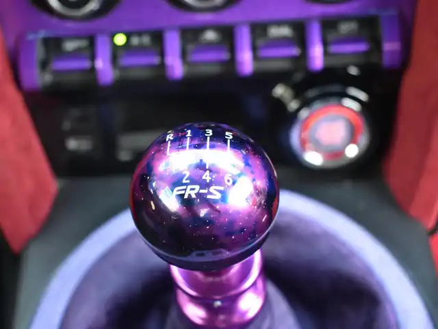 トヨタ ８６ GT リミテッド 神奈川県 2012(平24)年 5.7万km ライトニングレッド USトヨタ直輸入純正エンブレム/モデリスタエアロ（F・S・R）/TOM’S4本出しマフラー/：TOM’S4スモークテールレンズ/車高調/社外ディスプレイオーディオ/Bluetooth/バックカメラ/FM/AM/パイオニアパワードサブウーファー（）/プッシュスタート/ドライブレコーダー（前後）/社外シルバーメッキ19インチアルミホイール/：235/35R19/ハーフレザーシート/：シートヒーター前席/フロアマット