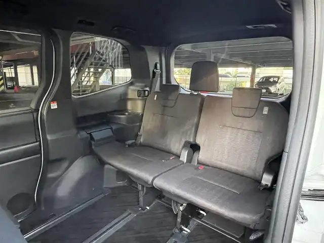 トヨタ ノア S－G 佐賀県 2023(令5)年 1.3万km ホワイトパールクリスタルシャイン ワンオーナー/トヨタセーフティセンス/・衝突被害軽減ブレーキ/・車線逸脱防止アラート/・先行車追随クルーズコントロール/・オートハイビーム/純正１０.５インチメモリナビ/・Bluetoothオーディオ/・Wifi/カーマルチメディア/・HDMI端子/・フルセグテレビ/ETC2.0/両側パワースライドドア/レザーステアリング/リアクーラー/ヘッドライトレベライザー/プッシュスタート