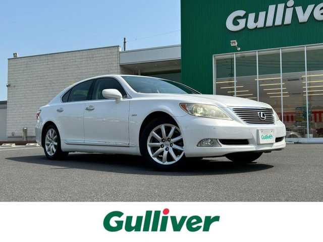 レクサス ＬＳ 460 バージョンU Iパッケージ 岡山県 2006(平18)年 6.9万km ホワイトパールクリスタルシャイン 純正HDDナビ/CD、MD、AM、FM、HDD/レクサスLSプレミアムサウンドシステム/バックカメラ/ビルトインETC/サンルーフ/全席パワーシート/全席シートヒーター/全席ベンチレーション/ステアリングヒーター/電動リアドアサンシェード/電動リアウィンドウサンシェード/コーナーポール/D席メモリーシート/前後コーナーセンサー/本木目本革ステアリング＆本革シフトノブ/クルーズコントロール/電動パーキングブレーキ/後席センターアームレスト/ソアサンシェード/ステアリングヒーター/メモリーシート