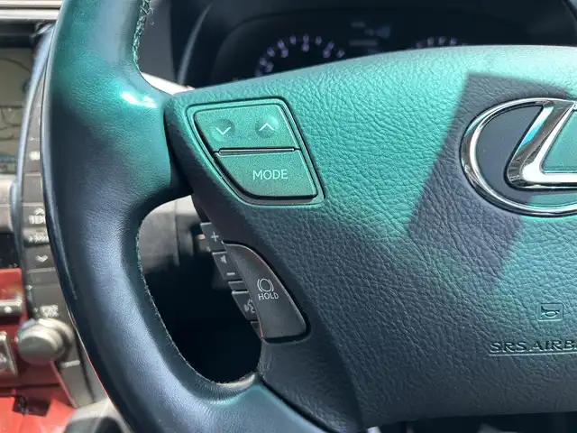 レクサス ＬＳ 460 バージョンU Iパッケージ 岡山県 2006(平18)年 6.9万km ホワイトパールクリスタルシャイン 純正HDDナビ/CD、MD、AM、FM、HDD/レクサスLSプレミアムサウンドシステム/バックカメラ/ビルトインETC/サンルーフ/全席パワーシート/全席シートヒーター/全席ベンチレーション/ステアリングヒーター/電動リアドアサンシェード/電動リアウィンドウサンシェード/コーナーポール/D席メモリーシート/前後コーナーセンサー/本木目本革ステアリング＆本革シフトノブ/クルーズコントロール/電動パーキングブレーキ/後席センターアームレスト/ソアサンシェード/ステアリングヒーター/メモリーシート