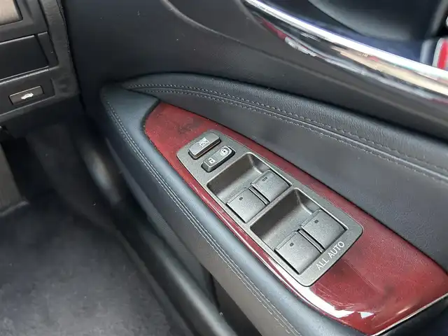 レクサス ＬＳ 460 バージョンU Iパッケージ 岡山県 2006(平18)年 6.9万km ホワイトパールクリスタルシャイン 純正HDDナビ/CD、MD、AM、FM、HDD/レクサスLSプレミアムサウンドシステム/バックカメラ/ビルトインETC/サンルーフ/全席パワーシート/全席シートヒーター/全席ベンチレーション/ステアリングヒーター/電動リアドアサンシェード/電動リアウィンドウサンシェード/コーナーポール/D席メモリーシート/前後コーナーセンサー/本木目本革ステアリング＆本革シフトノブ/クルーズコントロール/電動パーキングブレーキ/後席センターアームレスト/ソアサンシェード/ステアリングヒーター/メモリーシート