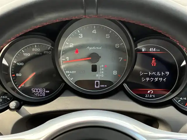 ポルシェ カイエン S ハイブリッド 熊本県 2013(平25)年 5万km ピュアホワイト サンルーフ/4WD/スーパーチャージャー/純正SDナビ/【フルセグTV/SD/CD/DVD/Bluetooth】/バックカメラ/クルーズコントロール/ダウンヒルアシストコントロール/本革シート/前席パワーシート/前席シートヒーター/電動リアゲート/純正19インチアルミホイール/社外サス（純正サス積込有）/パドルシフト/プライバシーガラス/オートLEDライト/横滑り防止装置/盗難防止装置/純正フロアマット/ダブル＋サイドエアバック/リモコンキー/スペアキー/取扱説明書/保証書