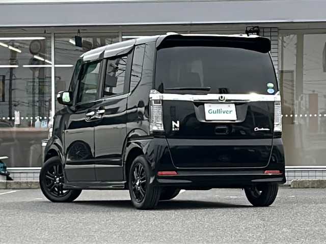 ホンダ Ｎ ＢＯＸ カスタム SSブラックSパッケージ 愛知県 2017(平29)年 3.9万km クリスタルブラックパール /禁煙//ナビ/フルセグ/CD/DVD/SD/MSV/BT//バックカメラ/ビルトインETC/ドラレコ//ステアリングスイッチ//シートヒーター//パワースライドドア//オートリトラウインカーミラー//シートバックテーブル//リアサンシェード//バニティミラー//純正HIDオートライト//純正LEDフォグ//フロアマット/ドアバイザー//純正14インチAW//新車時保証書//取扱説明書//ナビ取説//スペアスマートキー有