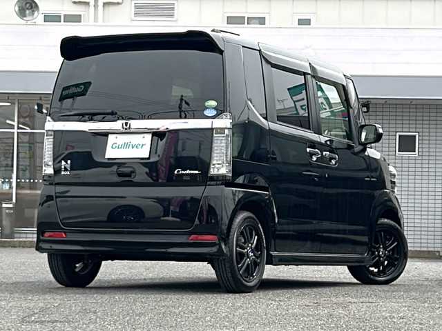ホンダ Ｎ ＢＯＸ カスタム SSブラックSパッケージ 愛知県 2017(平29)年 3.9万km クリスタルブラックパール /禁煙//ナビ/フルセグ/CD/DVD/SD/MSV/BT//バックカメラ/ビルトインETC/ドラレコ//ステアリングスイッチ//シートヒーター//パワースライドドア//オートリトラウインカーミラー//シートバックテーブル//リアサンシェード//バニティミラー//純正HIDオートライト//純正LEDフォグ//フロアマット/ドアバイザー//純正14インチAW//新車時保証書//取扱説明書//ナビ取説//スペアスマートキー有