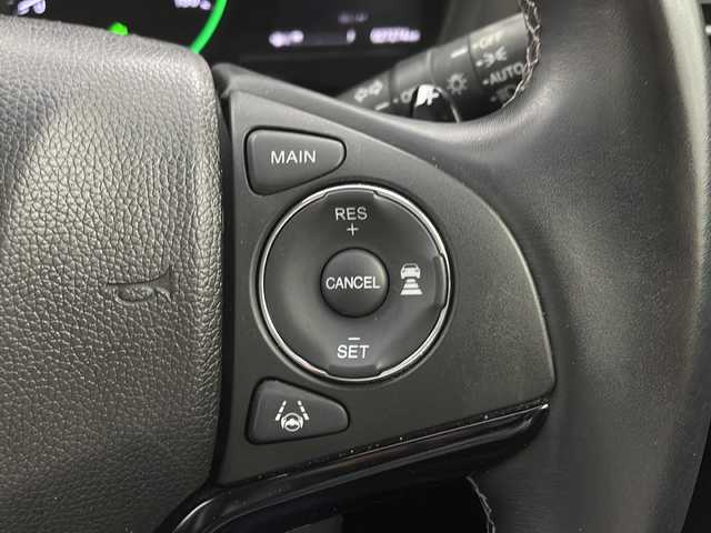 ホンダ ヴェゼル ハイブリッド Z ホンダセンシング 群馬県 2018(平30)年 2.8万km クリスタルブラックパール １１型ナビ　バックカメラ　衝突被害軽減ブレーキ　ルーフレール　アダプティブクルーズコントロール　ハーフレザーシート　シートヒーター　ビルトインＥＴＣ　パドルシフト　ＬＥＤヘッドライト　禁煙車