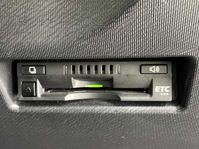 トヨタ アクア クロスオーバー グラム 茨城県 2020(令2)年 4.3万km オリーブマイカM 純正ナビ/バックカメラ/フルセグ/衝突被害軽減ブレーキ/車線逸脱抑制装置/オートマチックハイビーム/クリアランスソナー/ETC/ドラレコ/シートヒーター/純正16インチAW/LEDヘッドライト/スマートキー